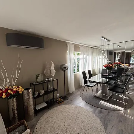 Σπίτι διακοπών House With Big Terrace And Good Parking Place *