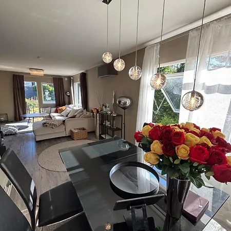 House With Big Terrace And Good Parking Place Vakantiehuis
