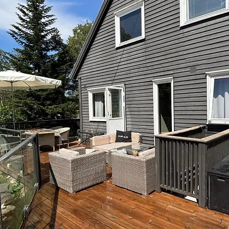 House With Big Terrace And Good Parking Place Vakantiehuis Kristiansand