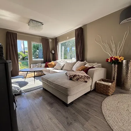 House With Big Terrace And Good Parking Place Vakantiehuis