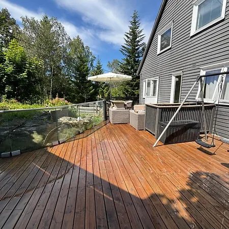 Vakantiehuis House With Big Terrace And Good Parking Place